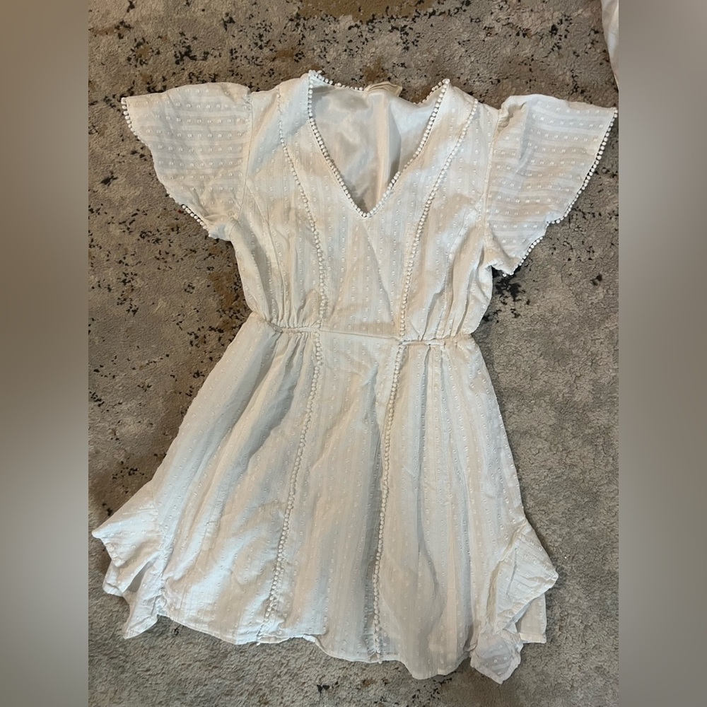 White Flutter Sleeve Dress by‎ Bella Ella size Small